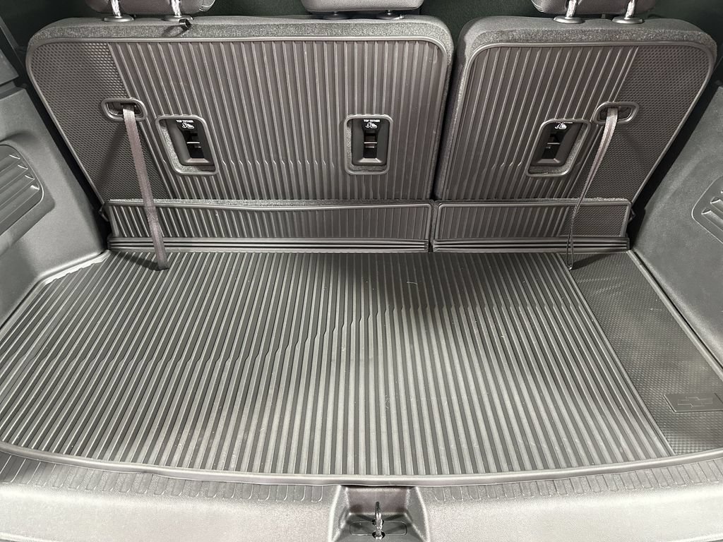 New 2027 Chevrolet Traverse LT w/ LPO, Floor Liner Package FWD image 26
