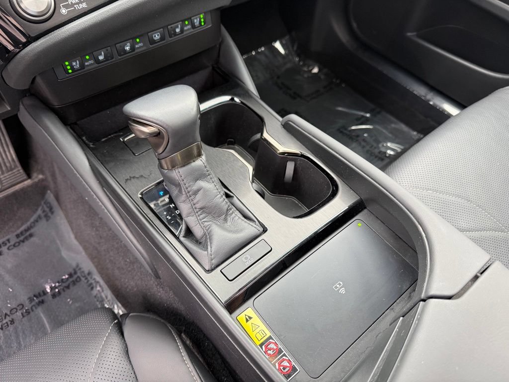 Used 2024 Lexus ES 350 Ultra Luxury w/ Accessory Package (Z2) FWD image 13