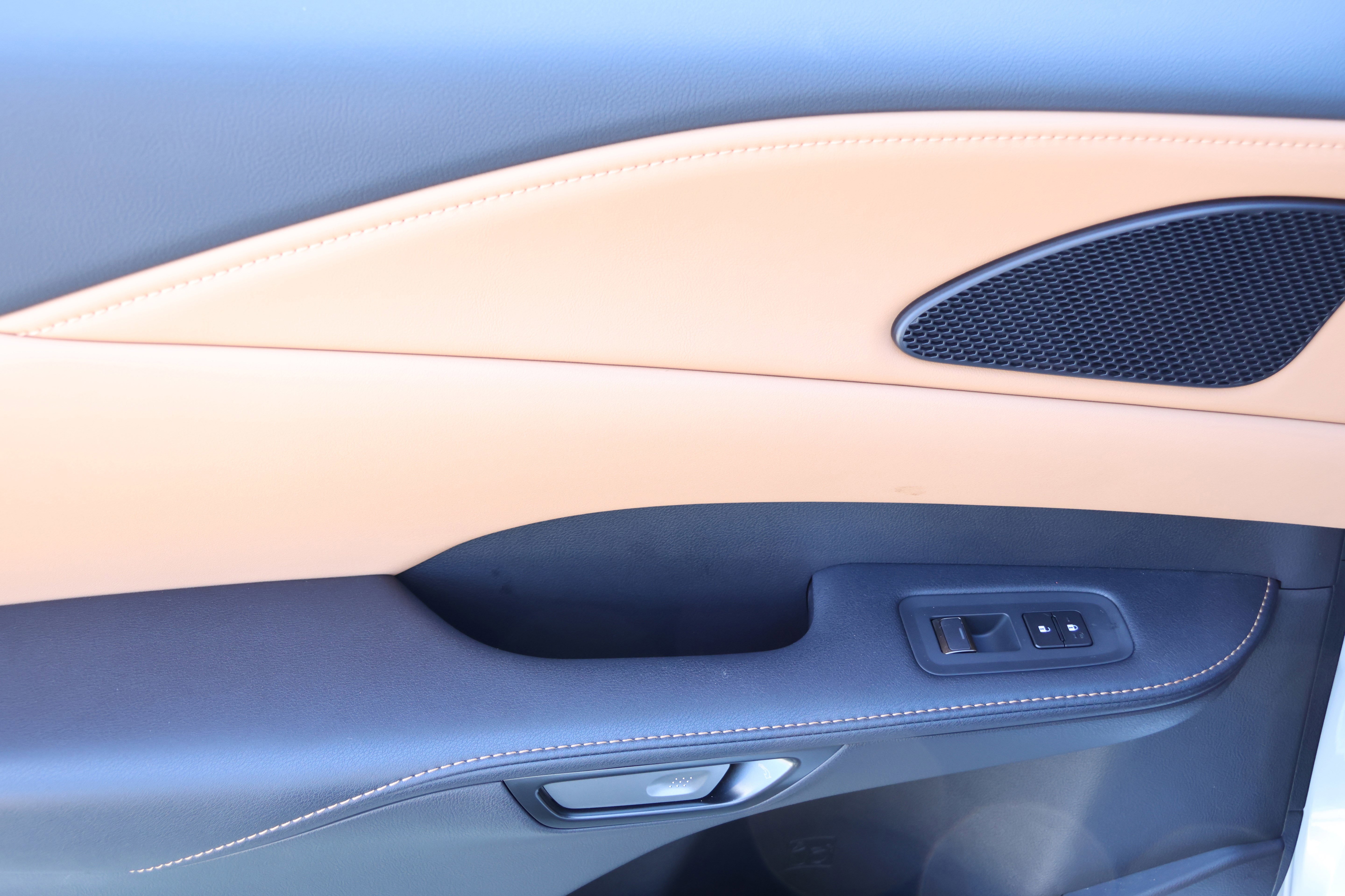 Used 2025 Lexus RX 350 Premium w/ Accessory Package (Z1) image 34