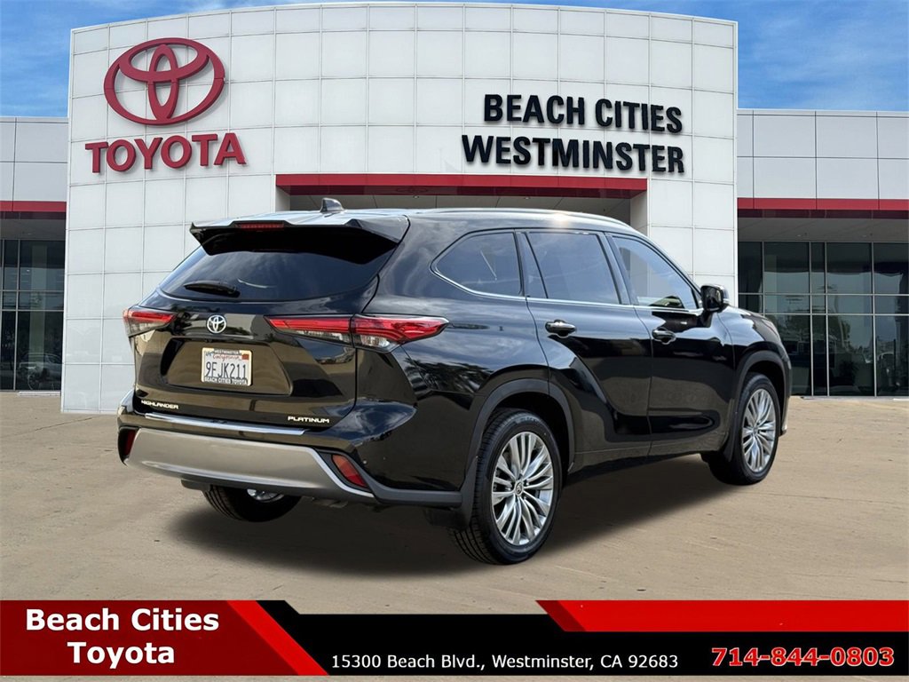 Used 2023 Toyota Highlander Platinum image 12