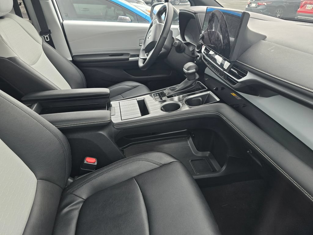 Certified 2025 Toyota Sienna XSE AWD/4WD image 15