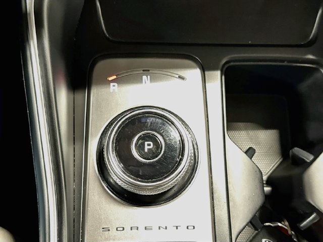 Certified 2021 Kia Sorento S FWD image 16