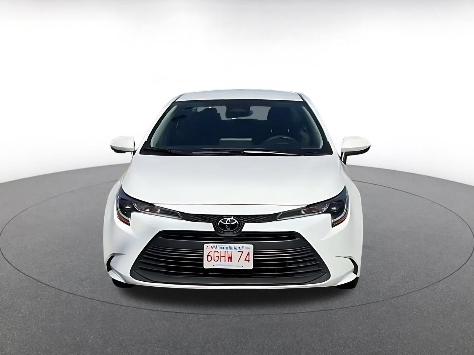 Used 2025 Toyota Corolla LE FWD image 4