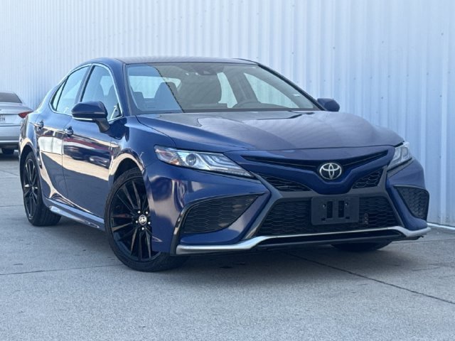 Used 2024 Toyota Camry XSE FWD image 2