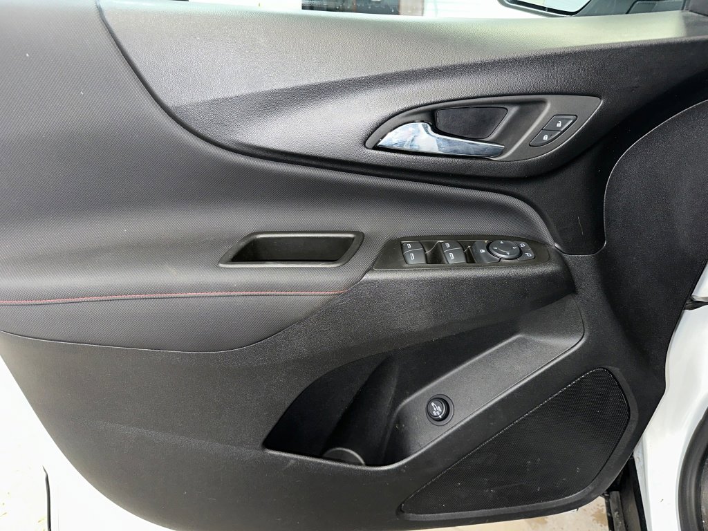 Certified 2022 Chevrolet Equinox RS w/ LPO, Floor Liner Package image 7