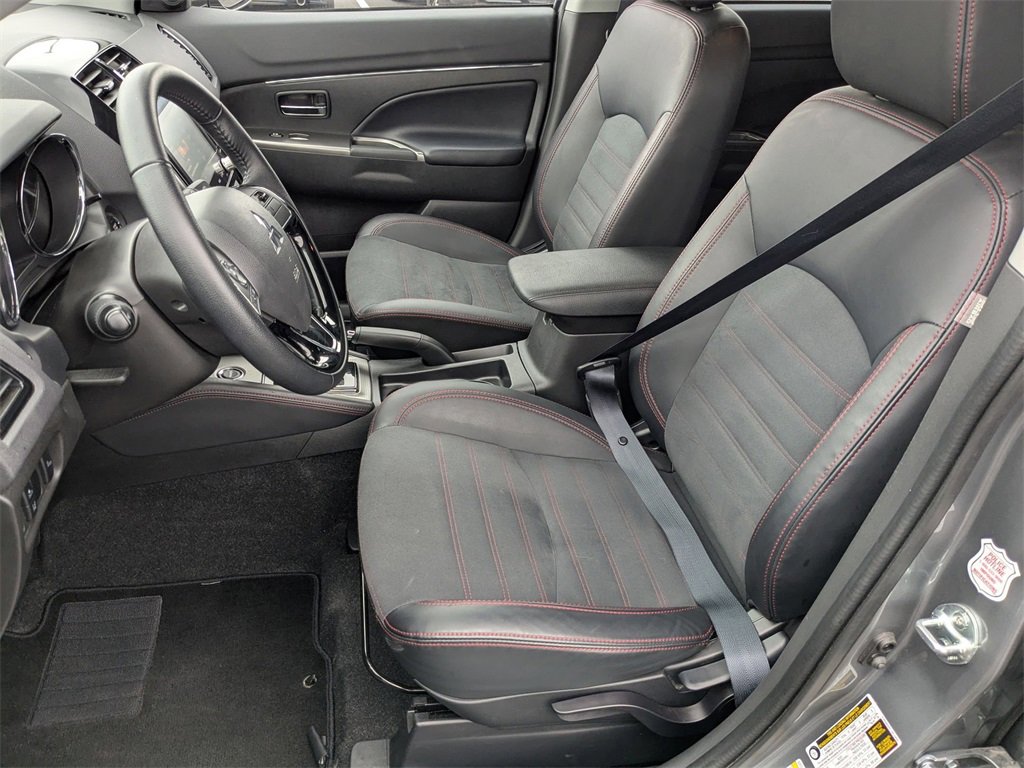 Used 2025 Mitsubishi Outlander Sport AWD image 17