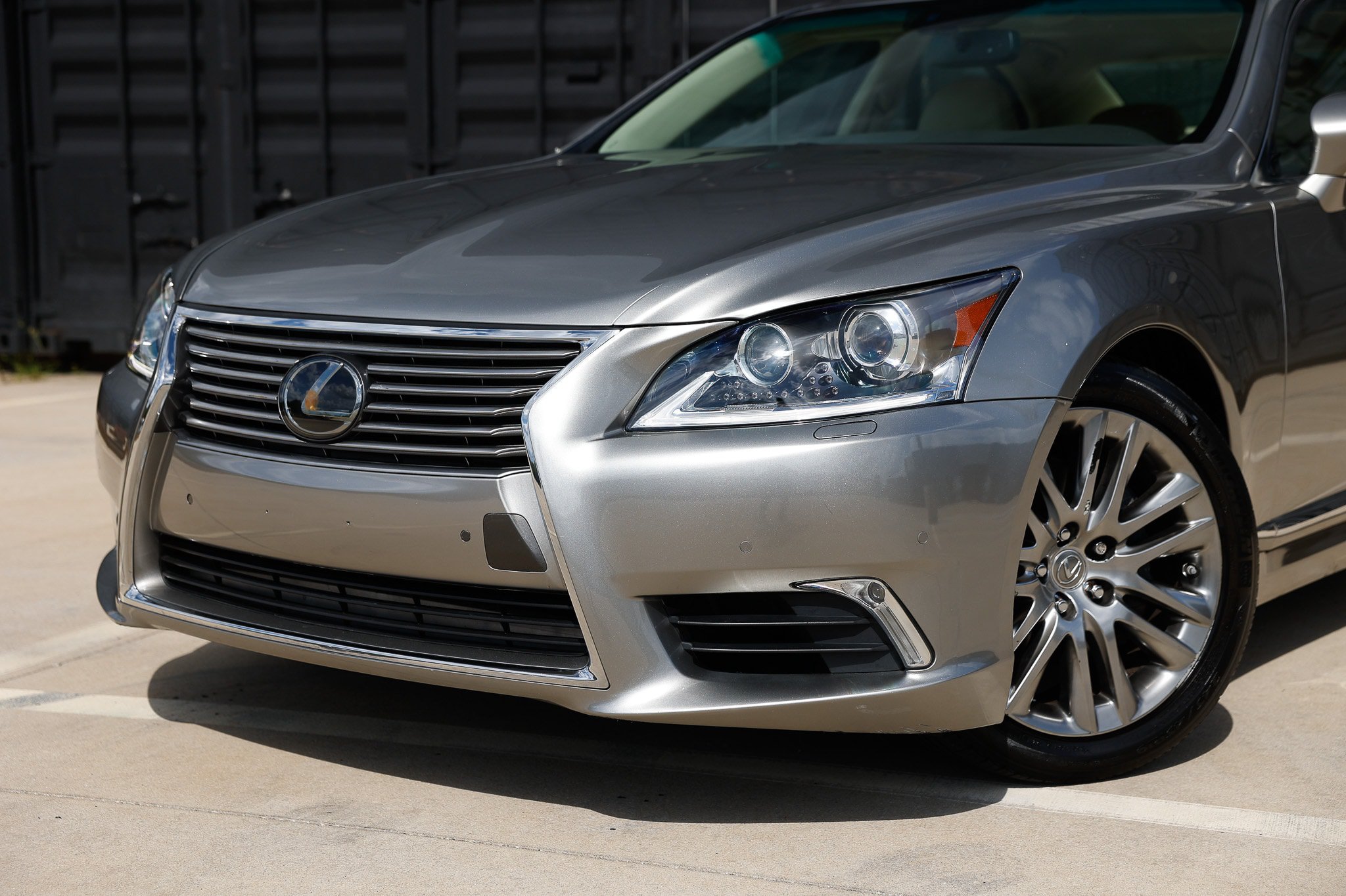 Used 2016 Lexus LS 460 w/ Comfort Package RWD image 38