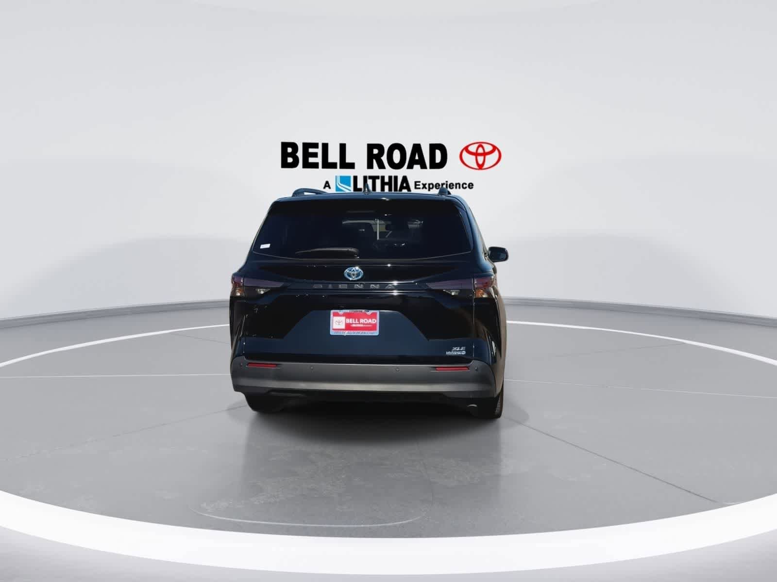 Used 2024 Toyota Sienna XLE FWD image 7