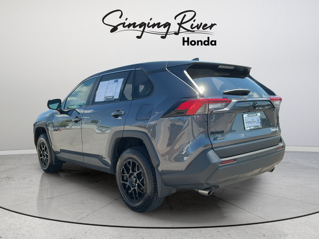 Used 2022 Toyota RAV4 LE FWD image 5