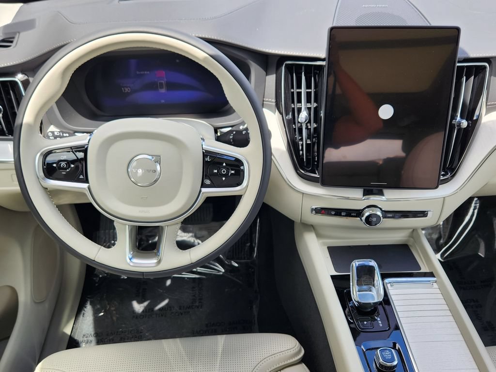 New 2026 Volvo XC60 B5 Ultra w/ Climate Package AWD/4WD image 3