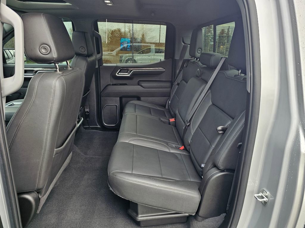 Used 2022 Chevrolet Silverado 1500 LTZ w/ LTZ Premium Package AWD/4WD image 17