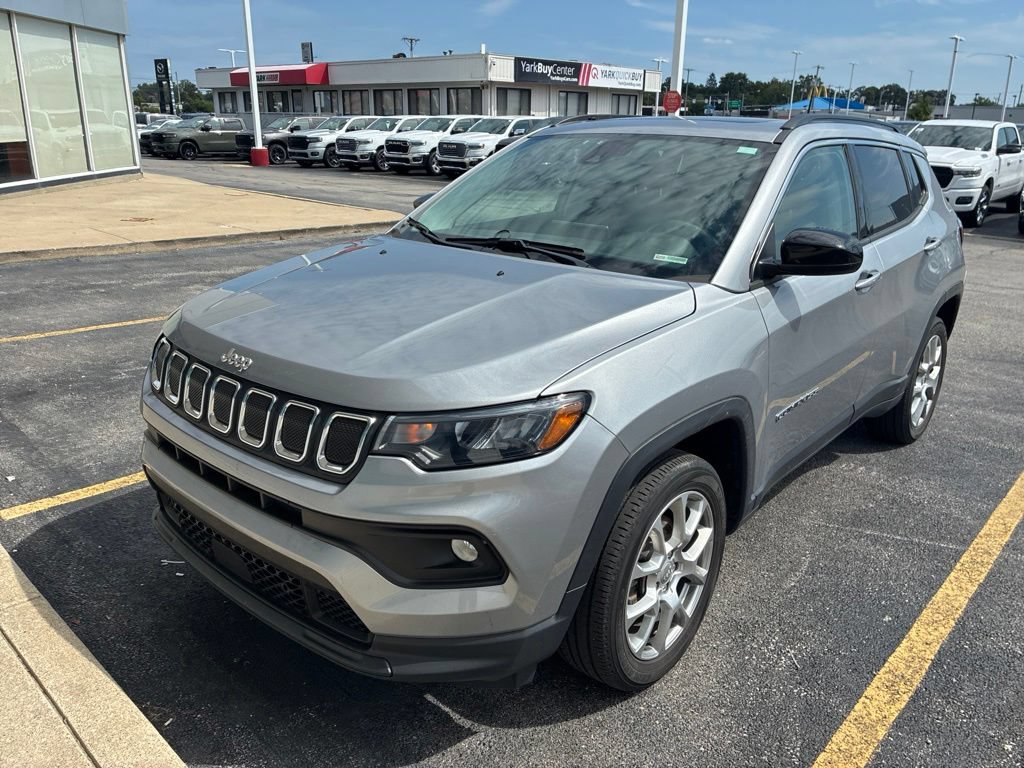 Certified 2022 Jeep Compass Latitude w/ Sun and Sound Group AWD/4WD image 2