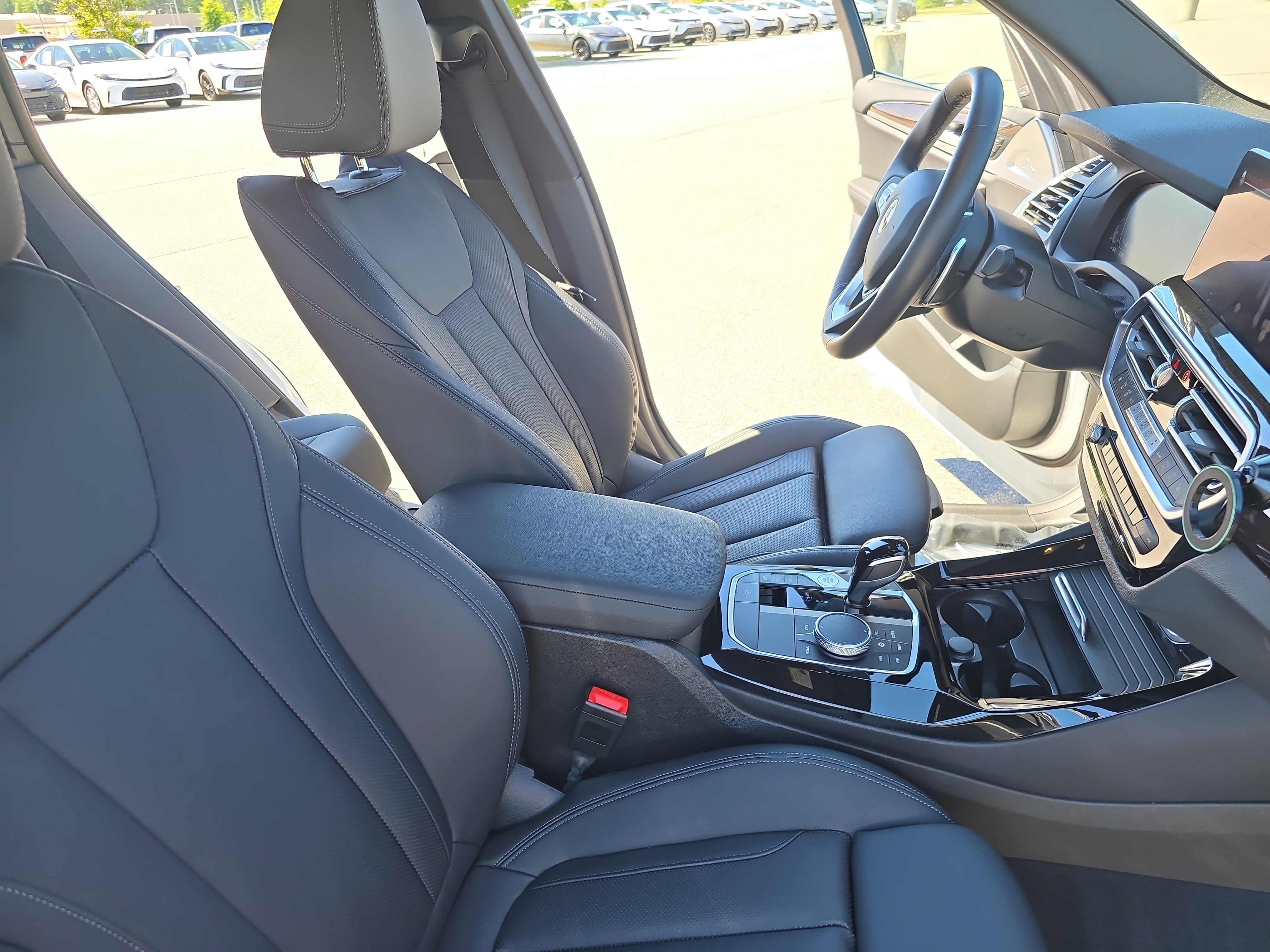 Used 2024 BMW X3 xDrive30i w/ Premium Package w/ZPA AWD/4WD image 10