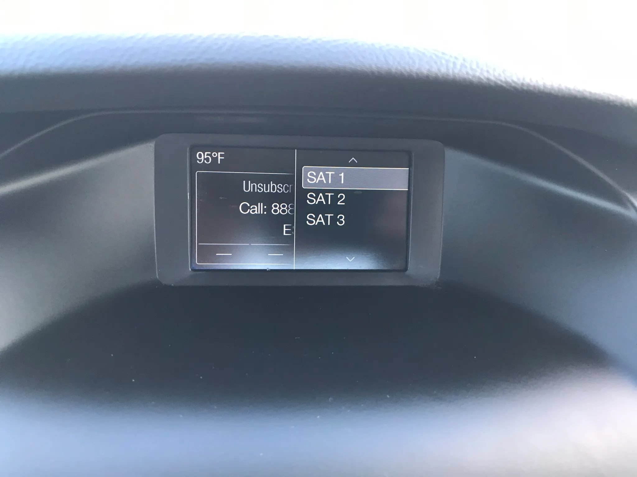 Used 2018 Ford Focus SE w/ SE Appearance Package FWD image 22
