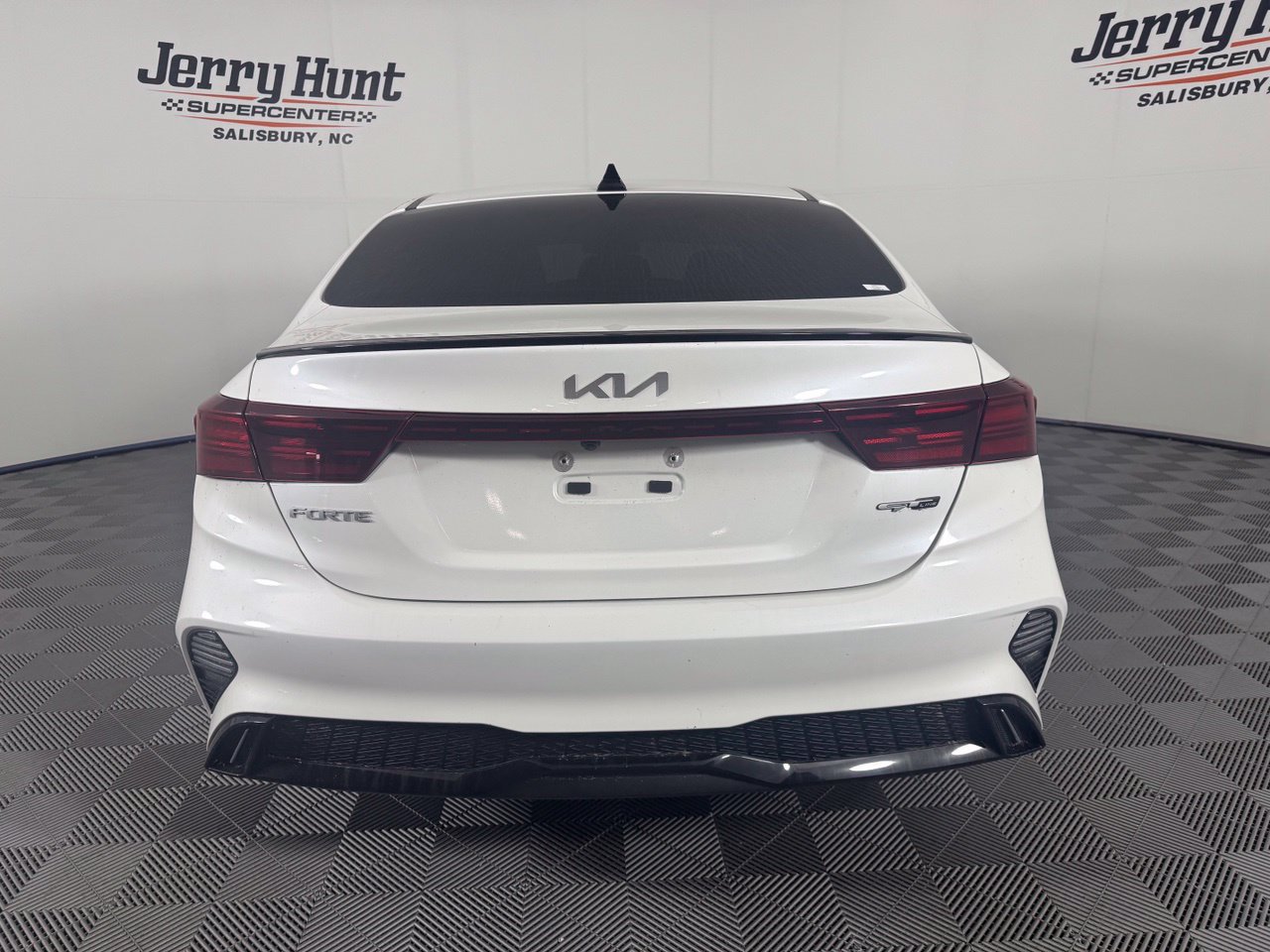 Used 2024 Kia Forte GT-Line w/ GT-Line Premium Package FWD image 8