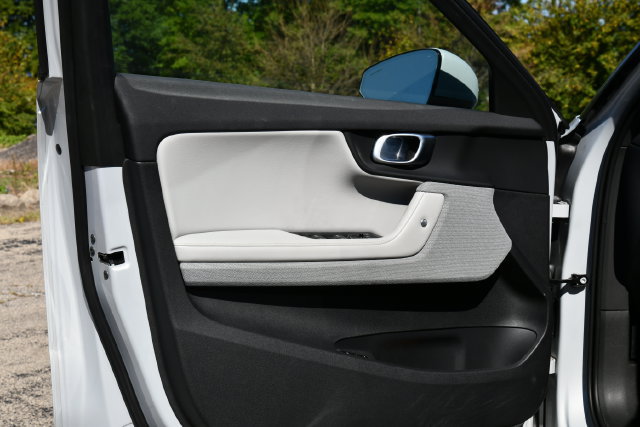 Used 2023 Polestar Polestar 2 w/ Pilot Pack AWD/4WD image 13