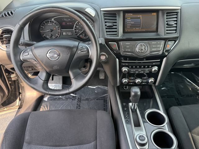 Used 2014 Nissan Pathfinder SV AWD/4WD image 16