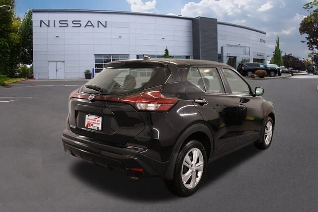 New 2025 Nissan Kicks Play S image 2