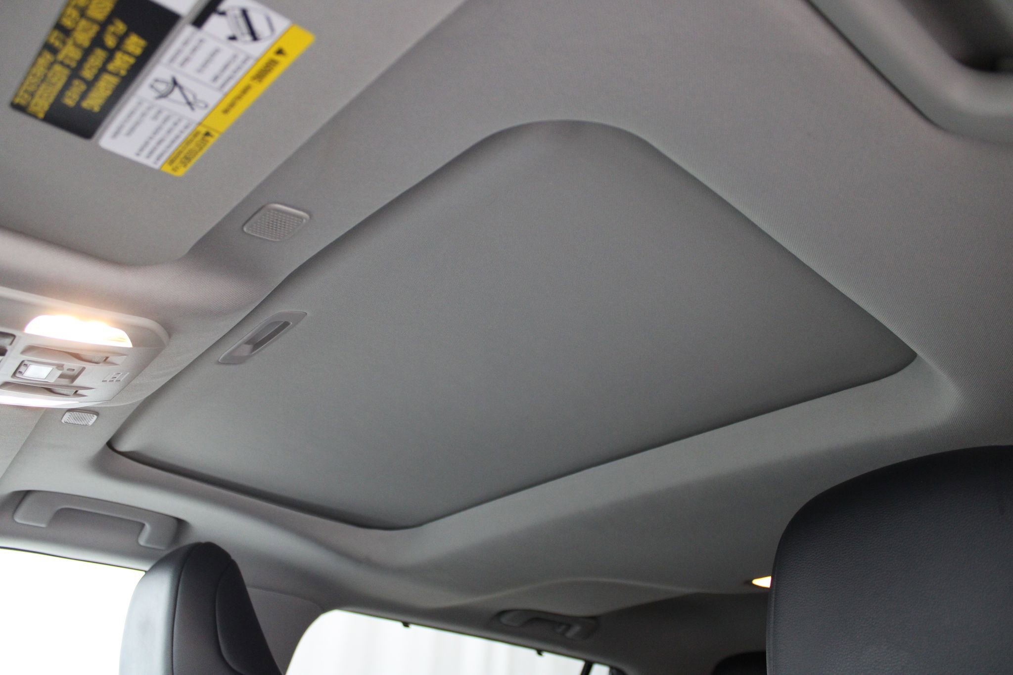 Used 2023 Toyota Highlander XLE AWD/4WD image 44