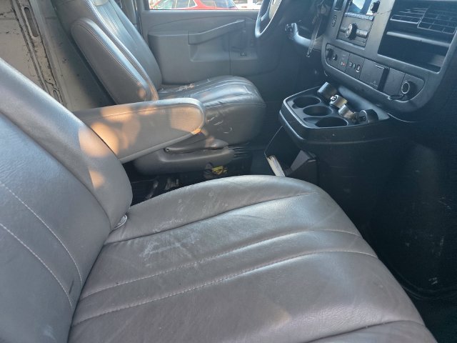 Used 2016 Chevrolet Express 2500 Extended RWD image 18