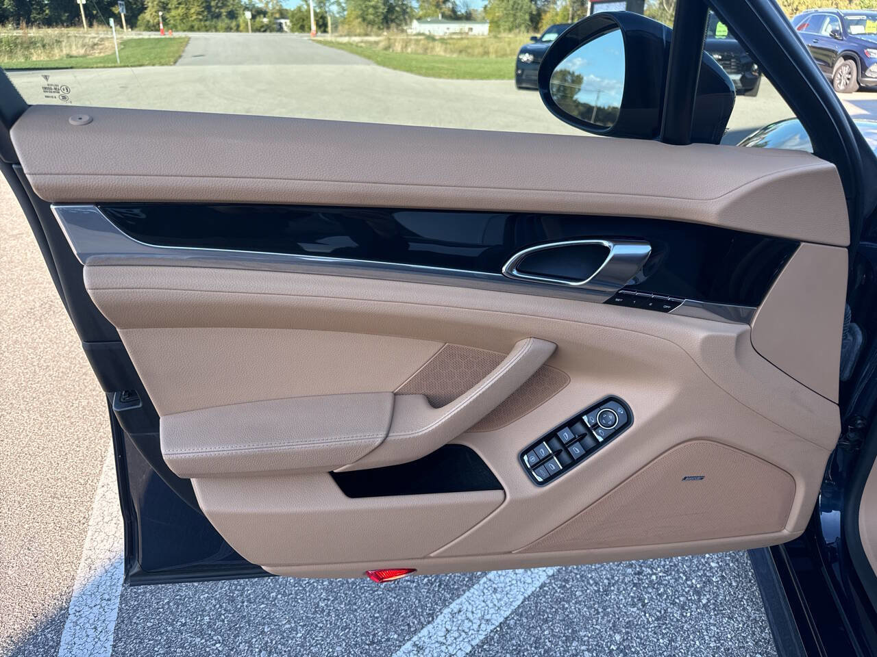 Used 2012 Porsche Panamera 4 image 25