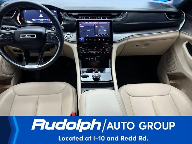 Used 2024 Jeep Grand Cherokee Limited w/ Black Appearance Package image 12