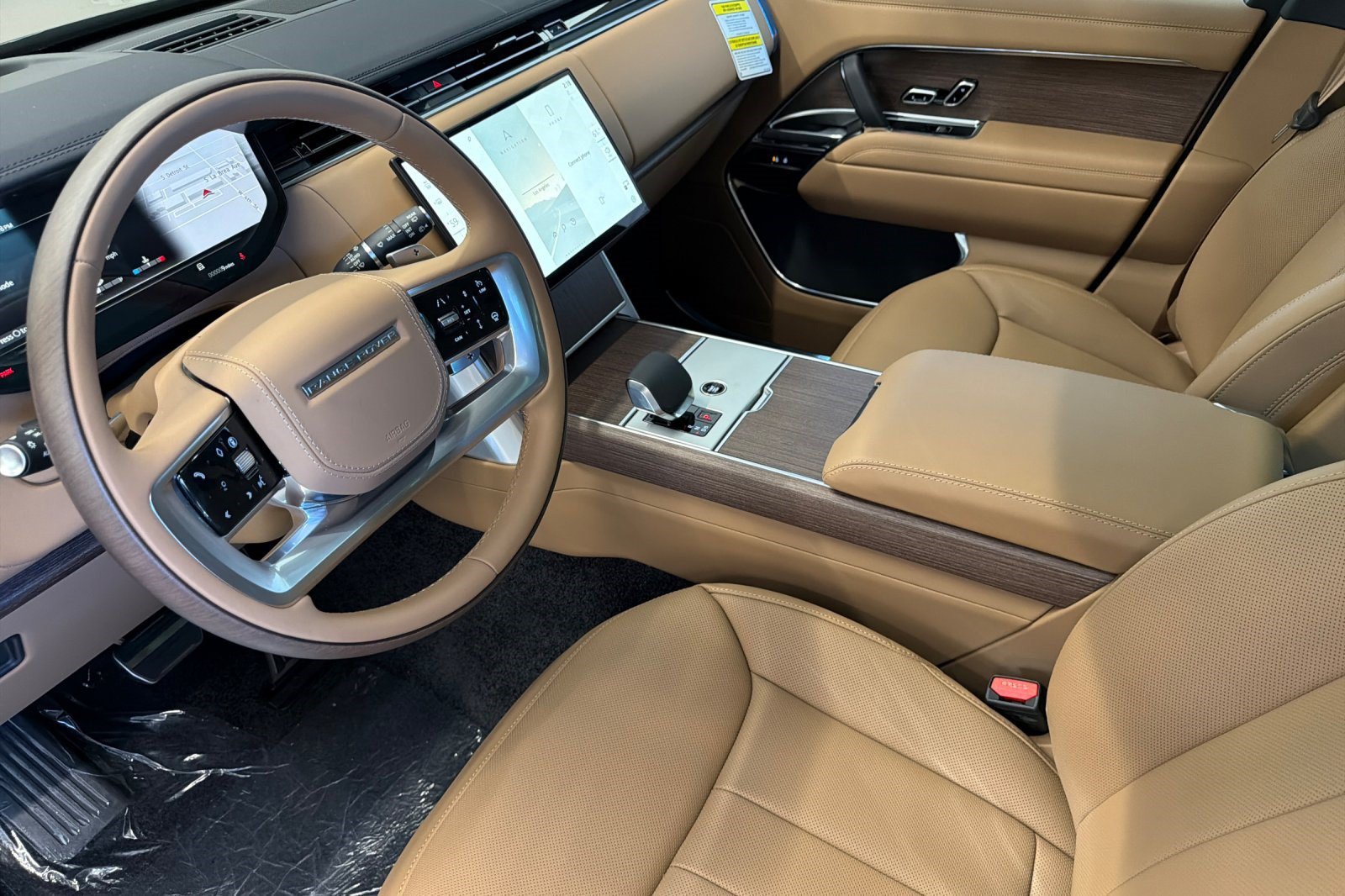New 2026 Land Rover Range Rover Long Wheelbase SE AWD/4WD image 4
