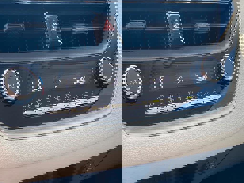 Used 2024 Toyota Corolla LE image 13