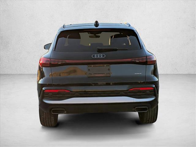 Used 2025 Audi Q5 Premium w/ Convenience Package image 7