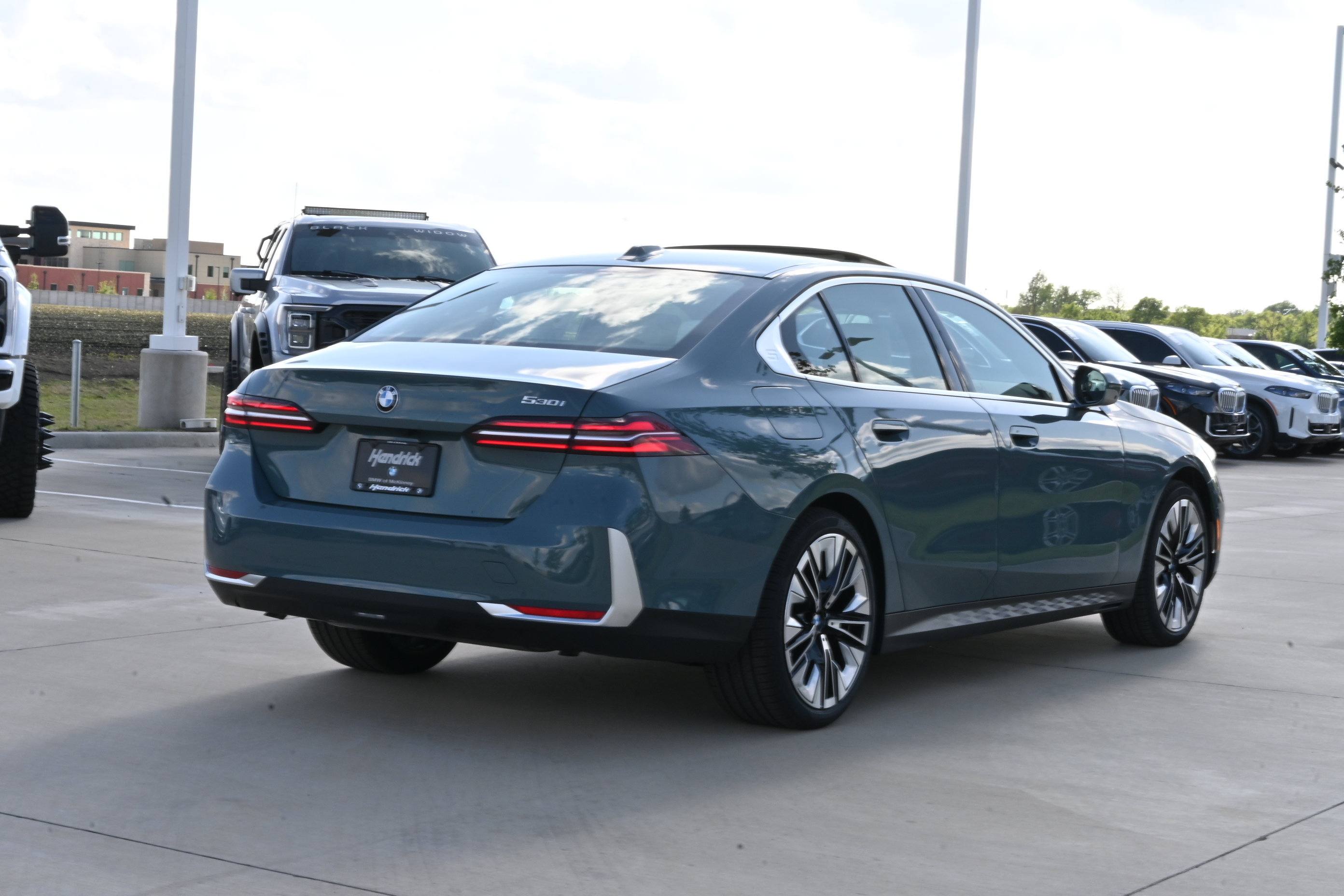 Used 2026 BMW 530i w/ Convenience Package RWD image 7