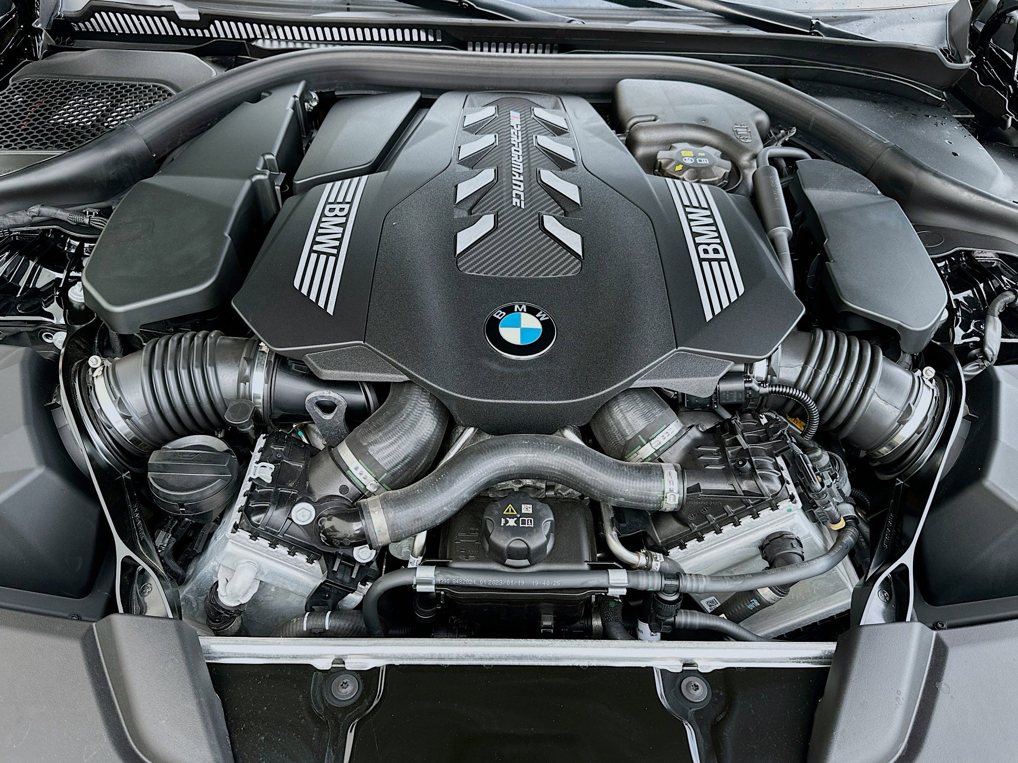 Used 2023 BMW M550i xDrive image 27