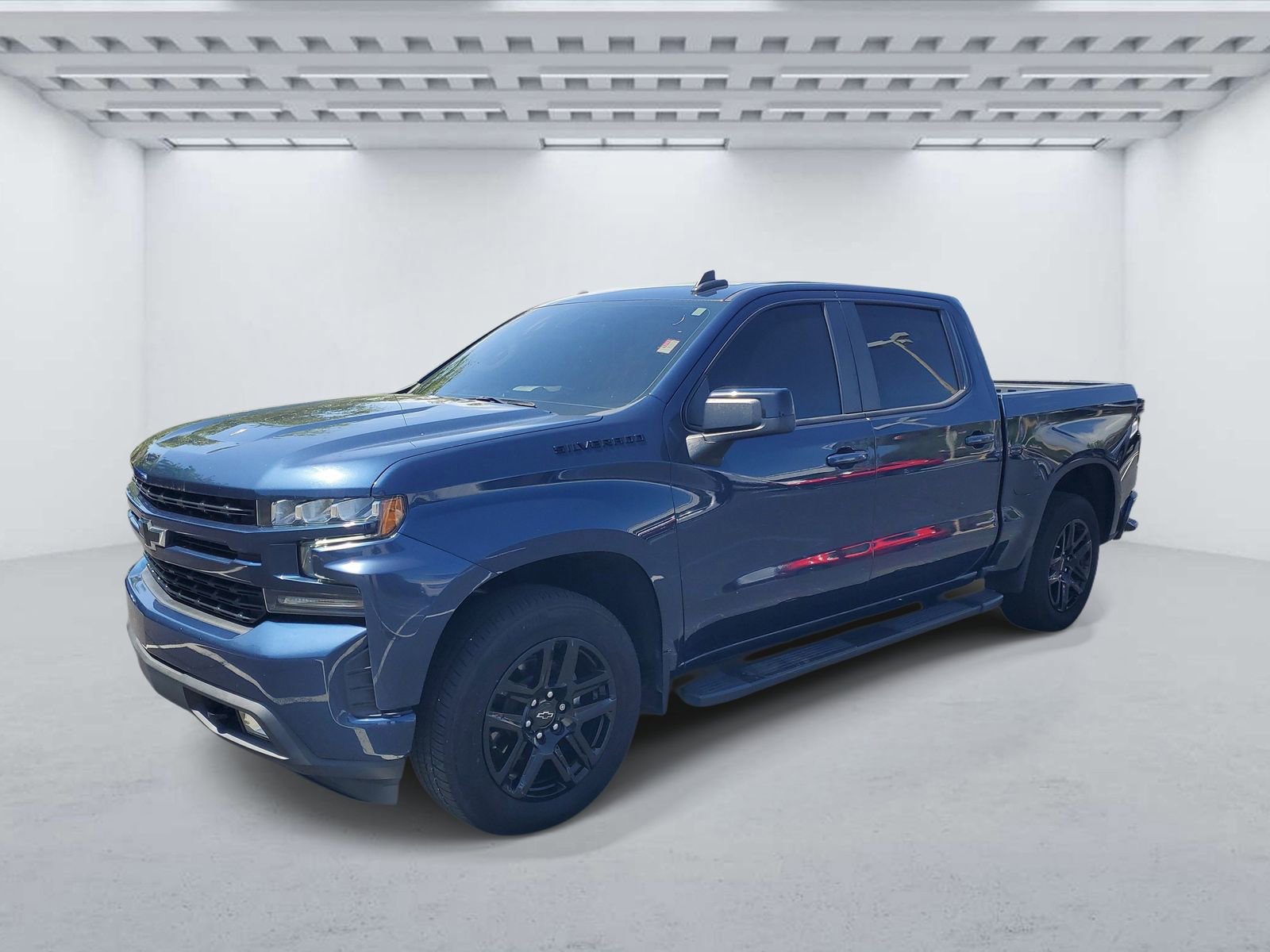 Used 2021 Chevrolet Silverado 1500 RST w/ LPO, Blackout Package image 2