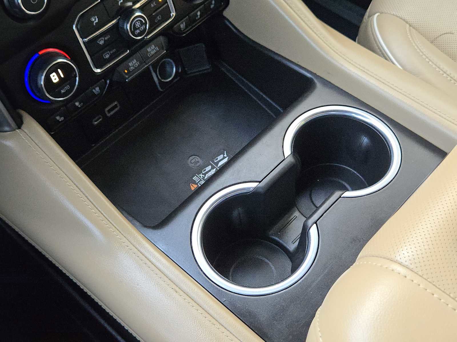 Used 2021 Chevrolet Suburban Premier image 21