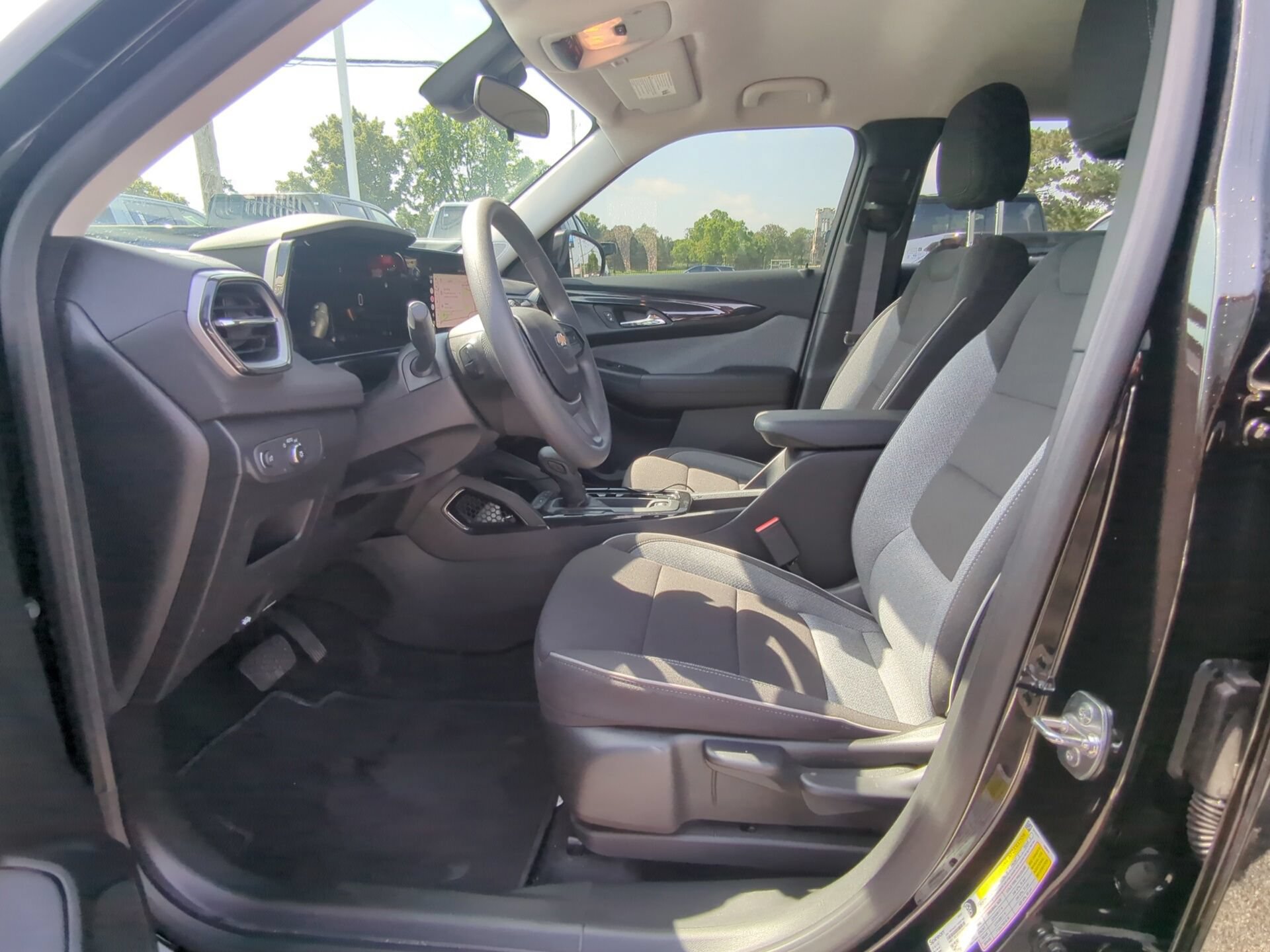 Used 2026 Chevrolet TrailBlazer LS w/ LS Convenience Package FWD image 16