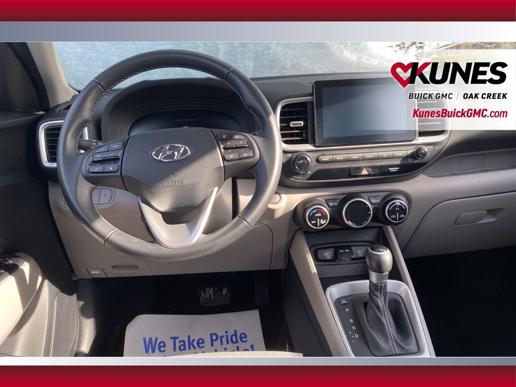 Used 2025 Hyundai Venue SEL FWD image 26