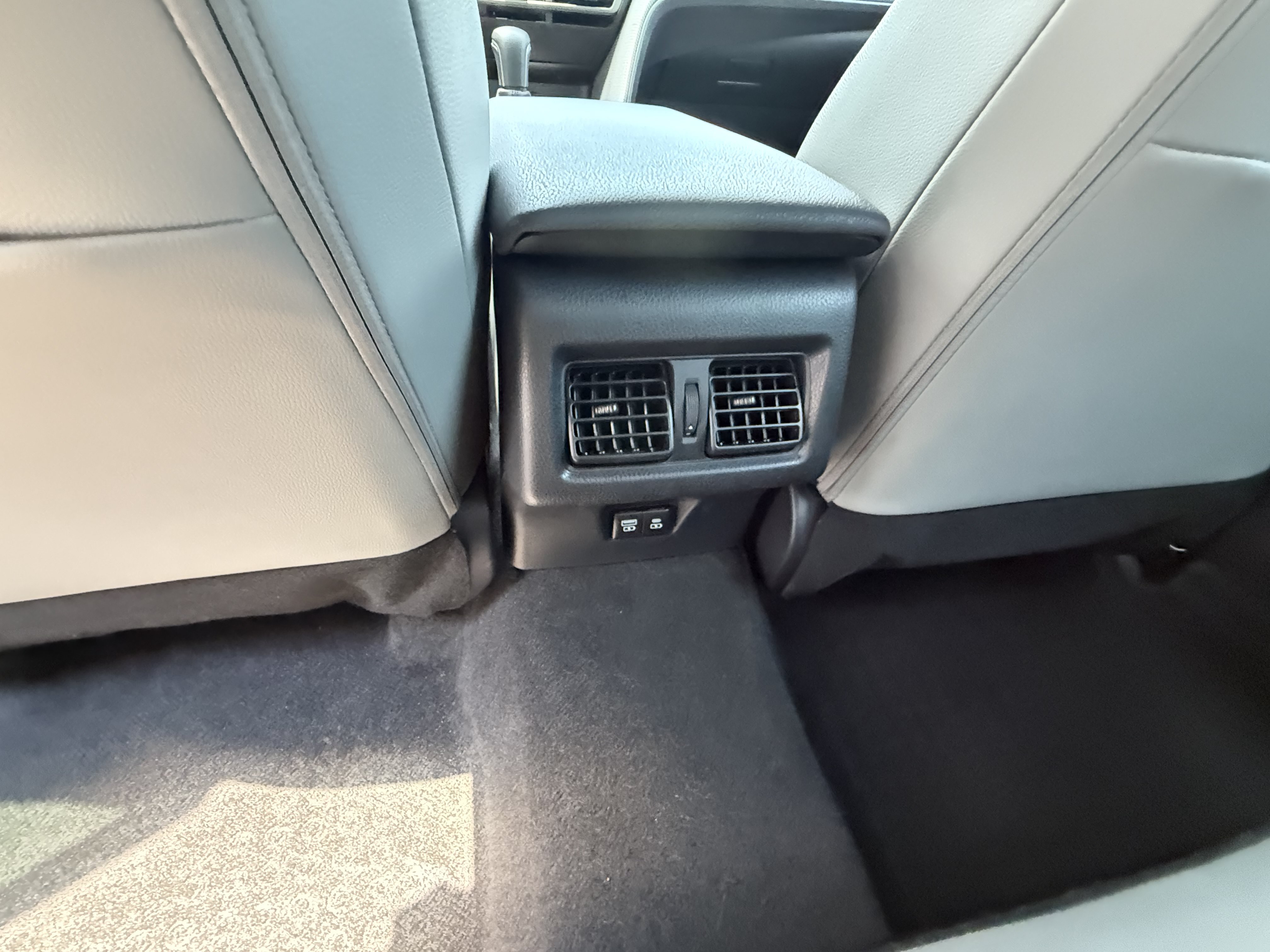 Used 2025 Toyota Camry SE w/ Multimedia Upgrade Package FWD image 10