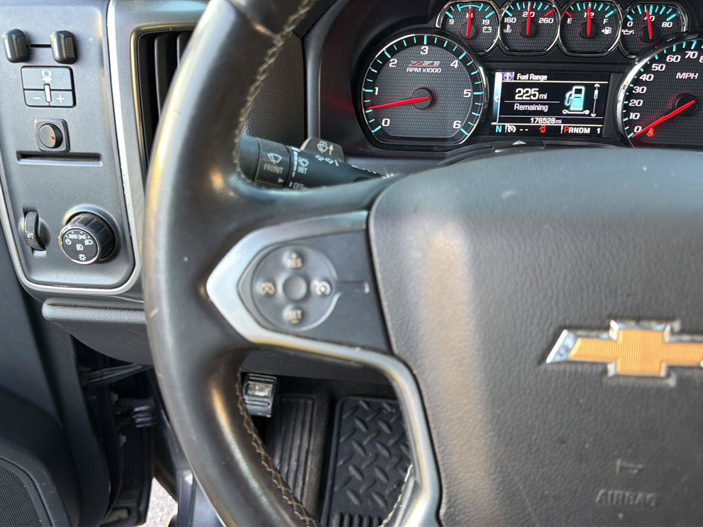 Used 2015 Chevrolet Silverado 2500 LT w/ LT Convenience Package RWD image 11