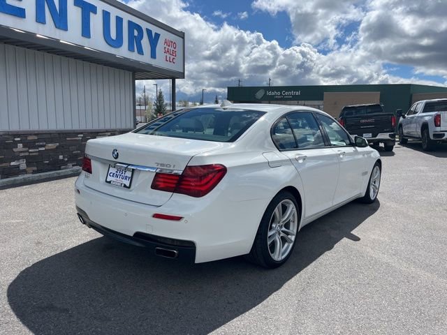 Used 2015 BMW 750i RWD image 11