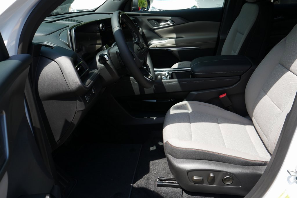 New 2026 Chevrolet Traverse LT w/ Enhanced Driving Package image 8