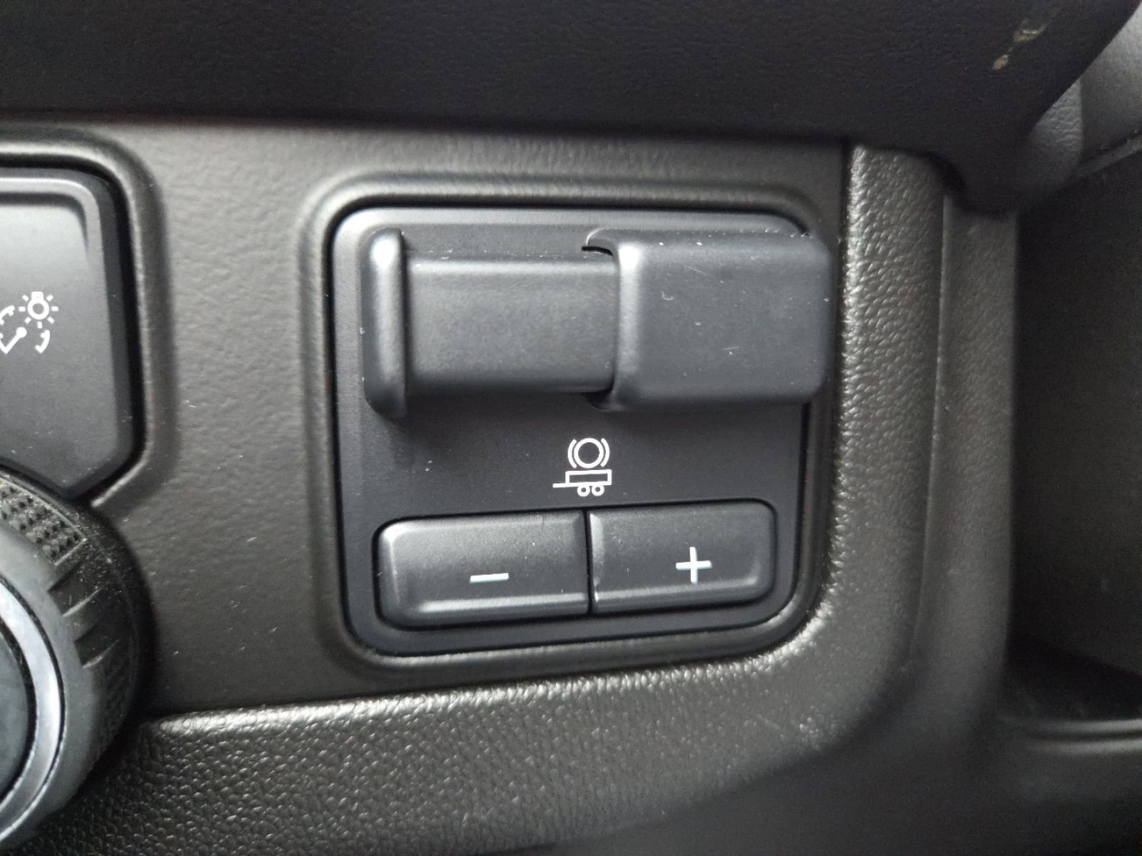 Used 2021 Chevrolet Tahoe Z71 w/ Z71 Signature Package image 14