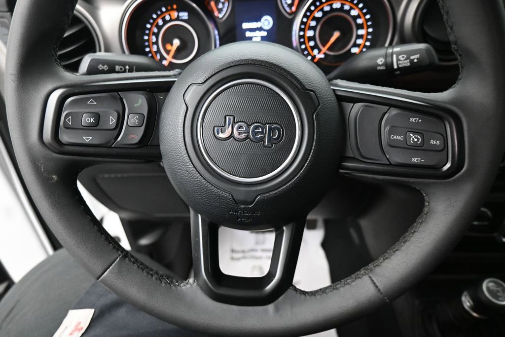 Used 2023 Jeep Gladiator Sport AWD/4WD image 16
