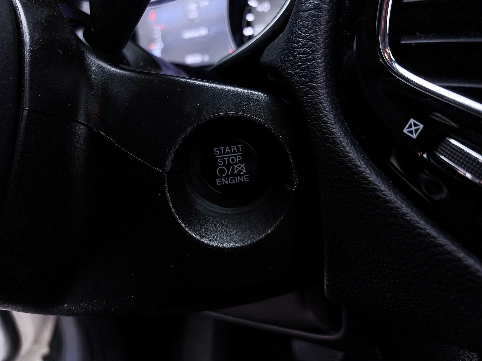 Used 2019 Jeep Compass Limited FWD image 14
