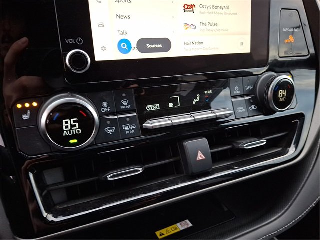 Used 2023 Toyota Highlander XLE image 19