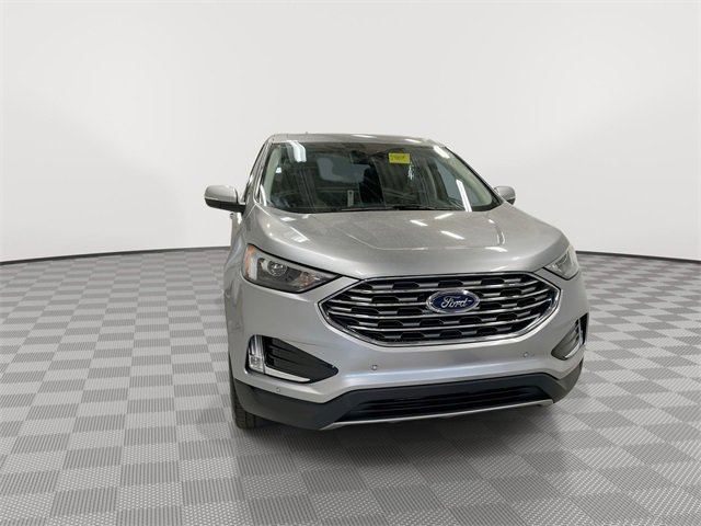 Used 2024 Ford Edge Titanium image 2