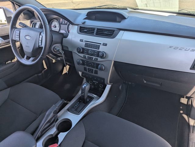 Used 2010 Ford Focus SES image 12