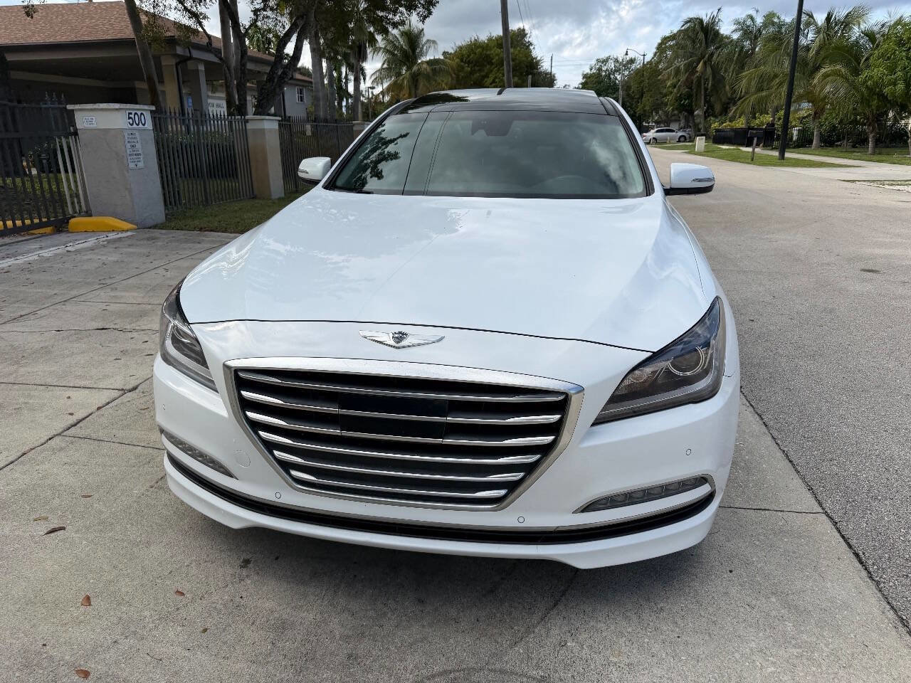 Used 2015 Hyundai Genesis 5.0 image 6