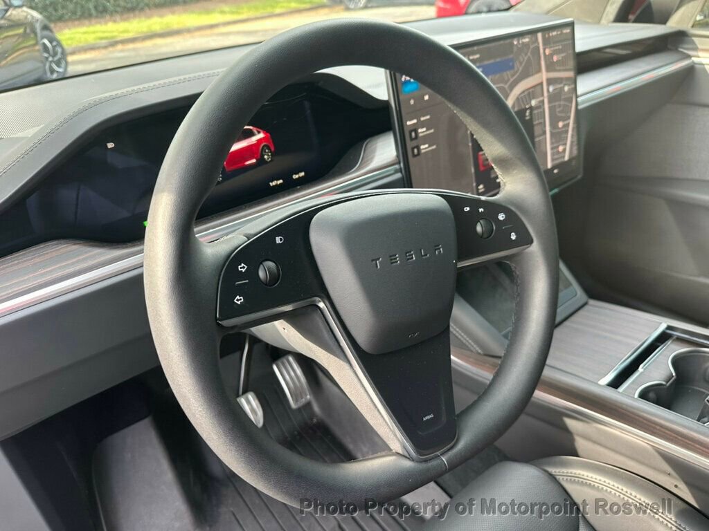 Used 2025 Tesla Model X image 18
