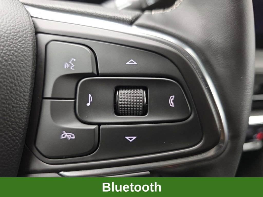 Used 2025 Buick Encore GX Avenir w/ Avenir Technology Package AWD/4WD image 28