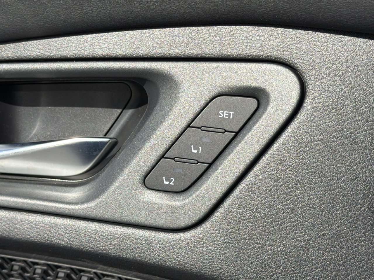 Certified 2024 Nissan Ariya FWD image 16