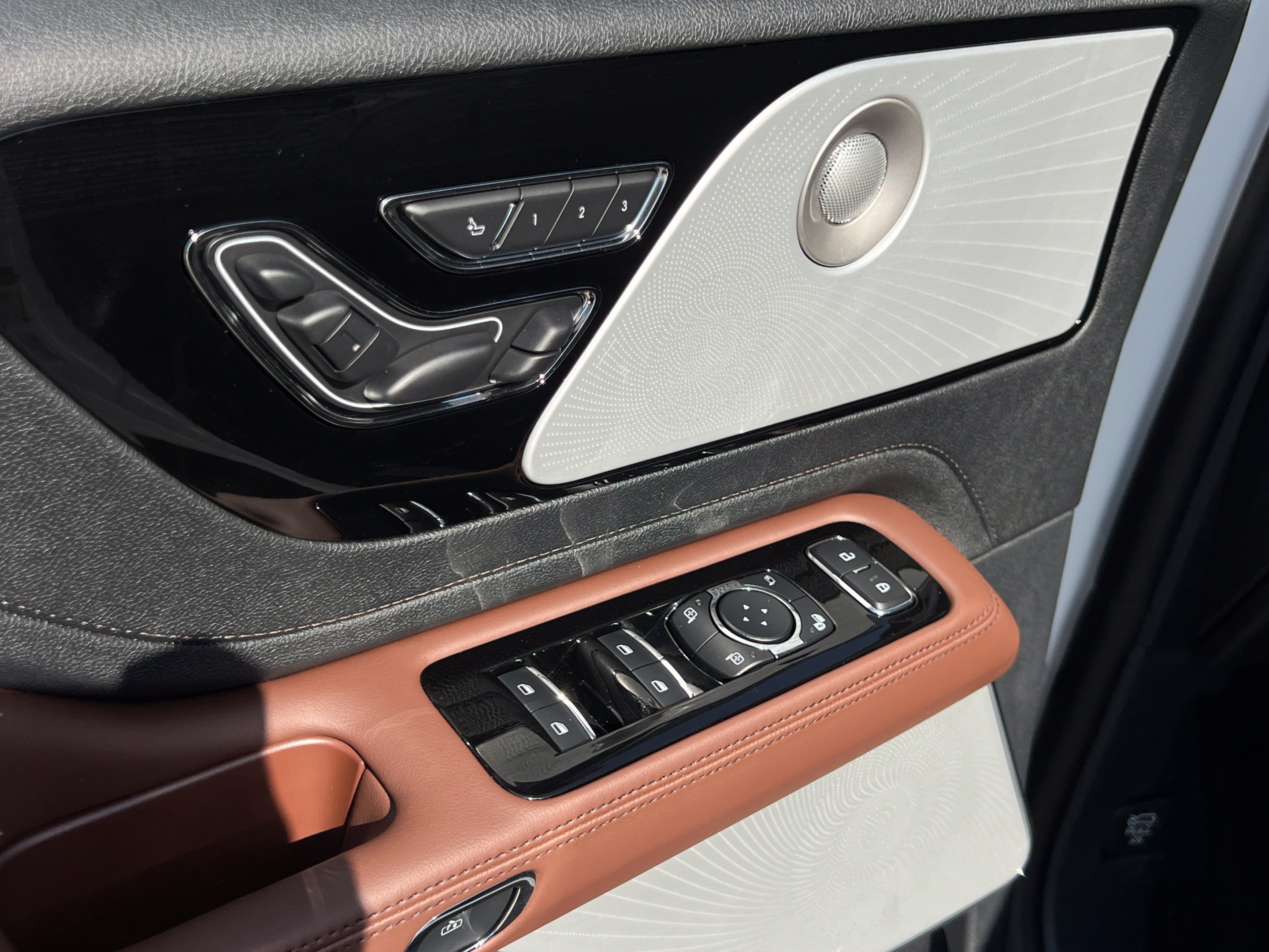 New 2026 Lincoln Aviator Reserve w/ Luxury Package RWD image 20